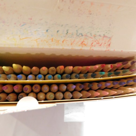 Crayola Colored Pencil Set 100 Different Colors Made with Reforested Wood - Picture 6 of 6